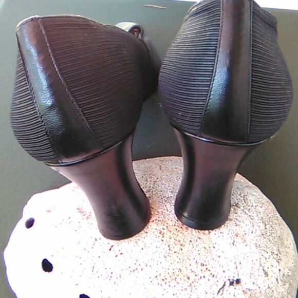 Larry Stuart Black Fabric Heels - Picture 6 of 12